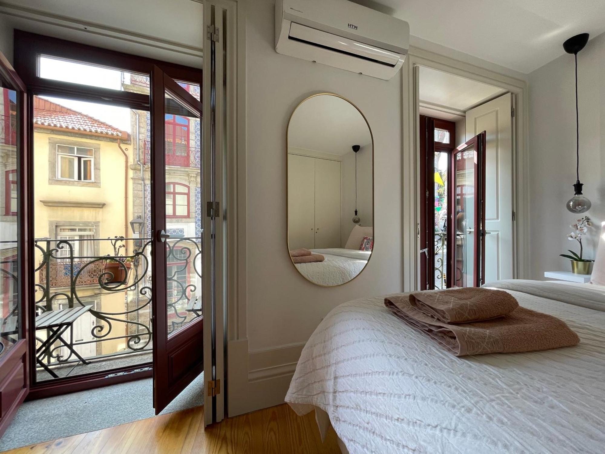 Historic Porto Balcony Hideaway - Taipas House 60 Apartment Luaran gambar