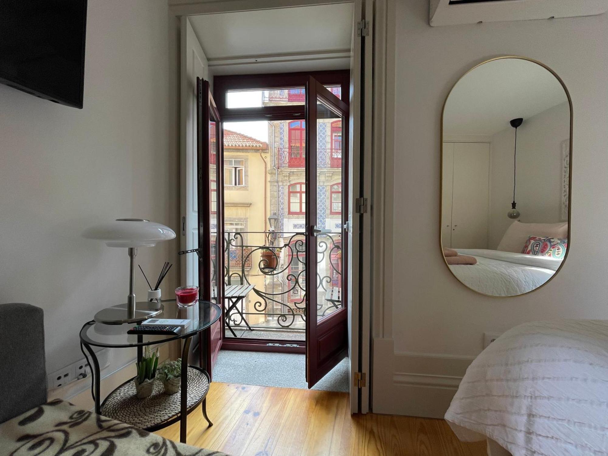 Historic Porto Balcony Hideaway - Taipas House 60 Apartment Luaran gambar